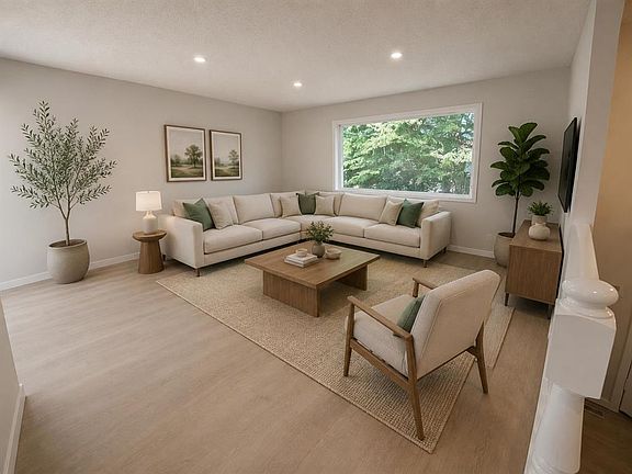 4th image of 215 E Penbrooke Way SE