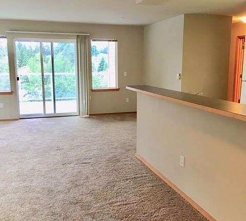 3rd image of 12317 15th Ave NE APT 201