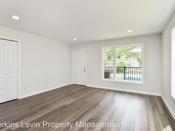 5th image of 1629 Marshall St NE #8431470