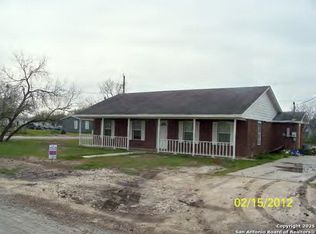 210 S Vasquez St, Orange Grove, TX 78372
