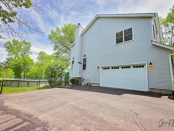 2nd image of 42767 N Lake Ave