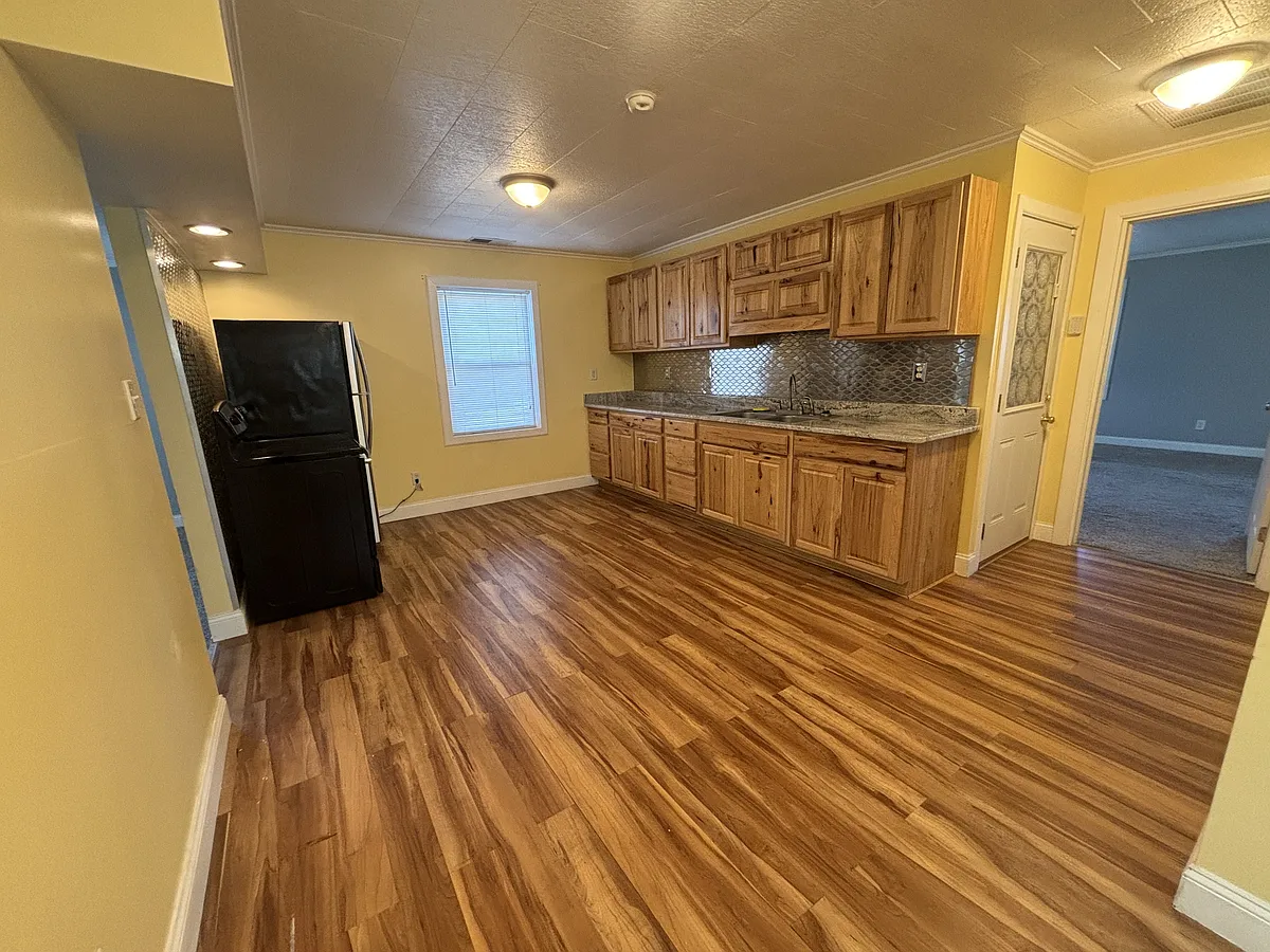 Building Photo - 310-312 E Washington St #310-1/2