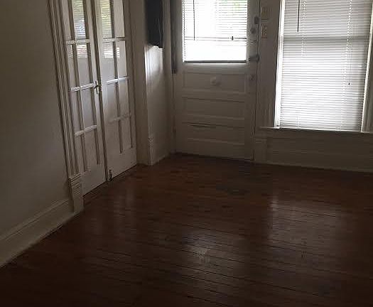 4th image of 473 E Maxwell St