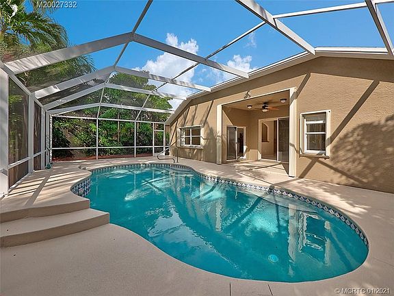 3rd image of 488 NW Fetterbush Way
