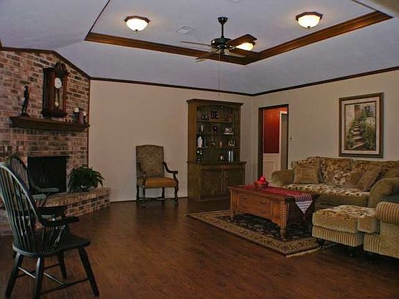 5th image of 1070 Monterrey Dr