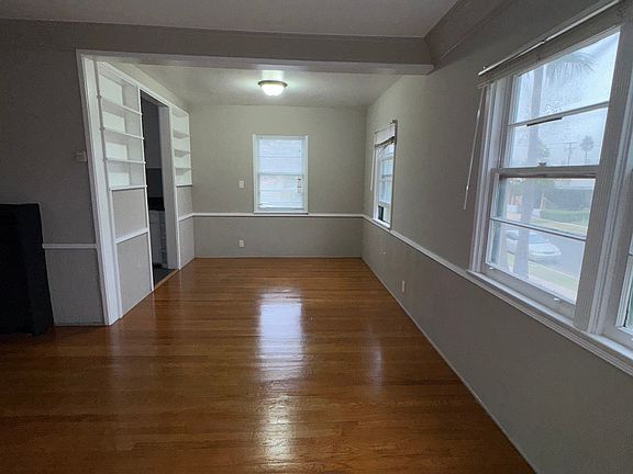 4th image of 14412 Emelita St #14414-1/2
