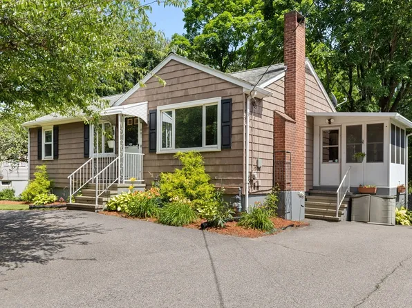881 Pleasant St, Stoughton, MA 02072
