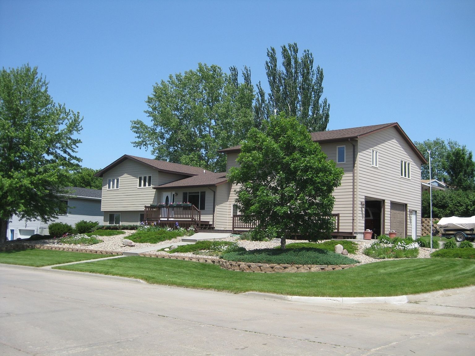 100 N Club St, Chamberlain, SD 57325 Zillow