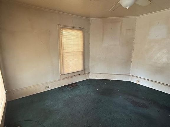 3rd image of 1475 W 4th St