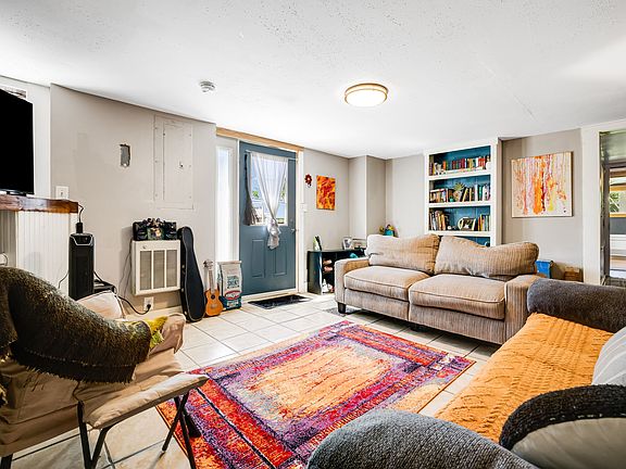 4th image of 54 Vine St #B