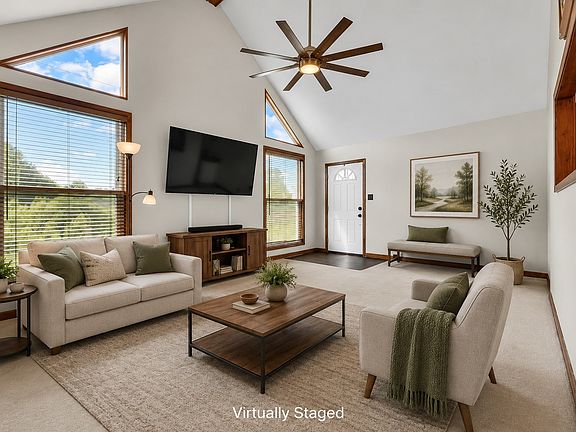 4th image of 50 Lookout Ln