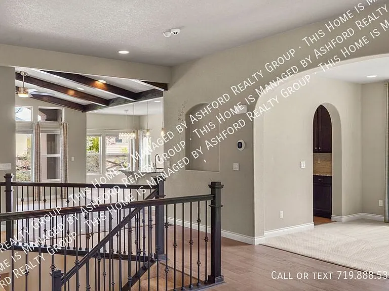 7215 Rim Bluff Ln — Photo 4