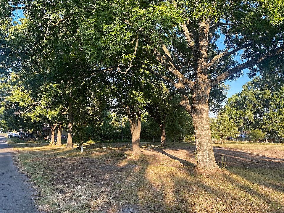 400 W Walnut St, Fort Gibson, OK 74434 | Zillow