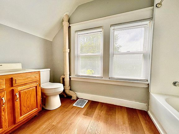 2nd image of 407 N Johnson St