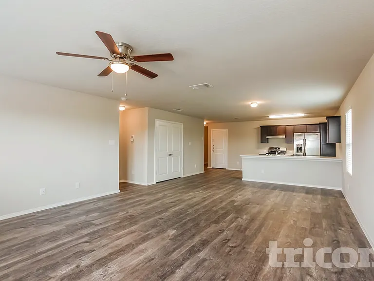 9736 Marbach Brk — Photo 4