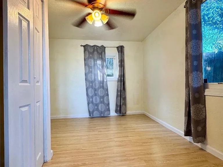 1513 Santa Clara St #A — Photo 7