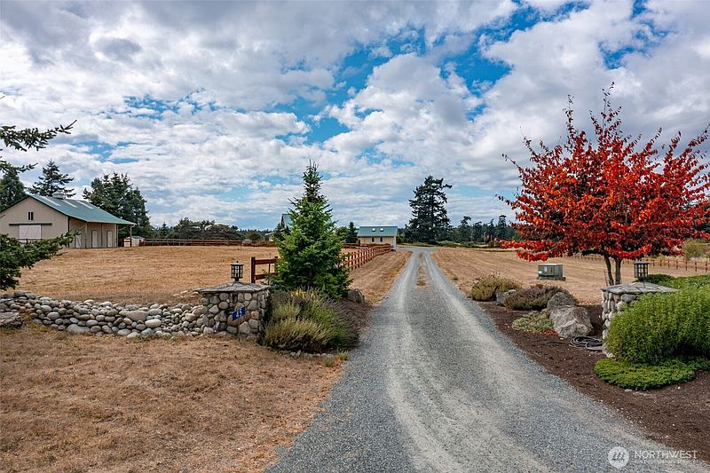 4th image of 45 Holly Berry Road
