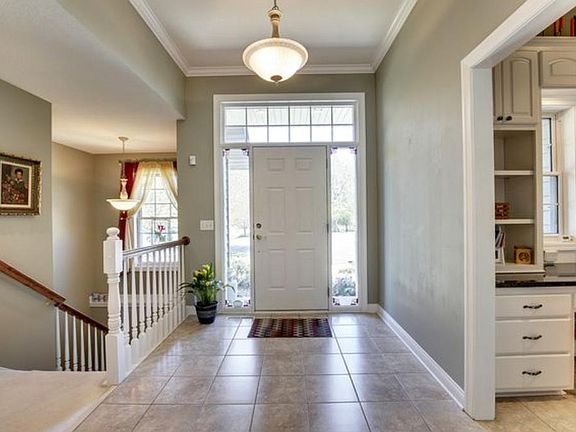 2nd image of 1220 Peregrine Cir
