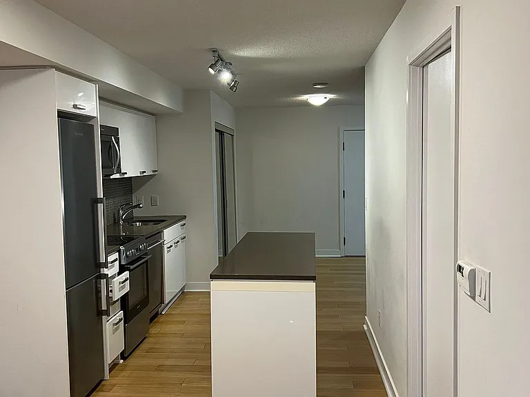 295 Adelaide St W #722 — Photo 5