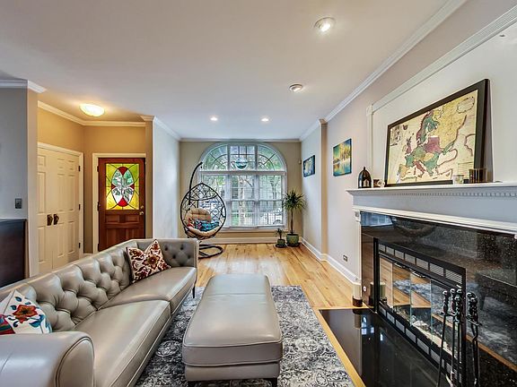 2nd image of 2063 N Mozart St
