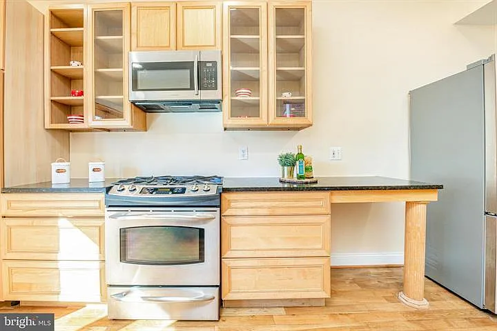 1439 G St NE — Photo 4