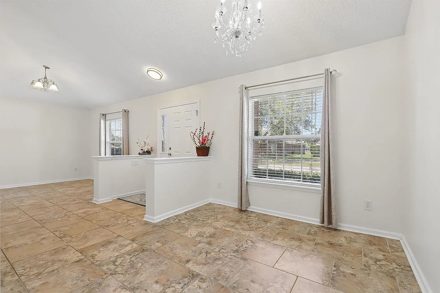 3 bed, 1420 sqft, $3,000 — Photo 3