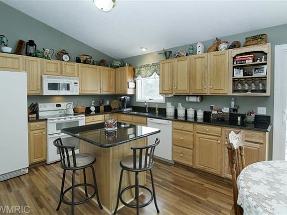 5th image of 10830 N 40th St
