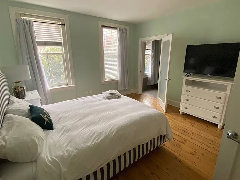 40 Hanson St #2 — Photo 10