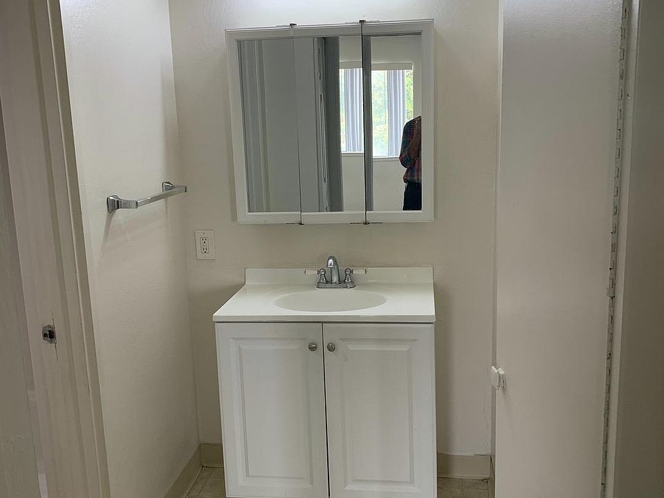 2nd image of 348 4th Ave #18
