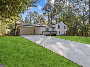 1098 Cherry Wood Dr, Lawrenceville, GA 30046