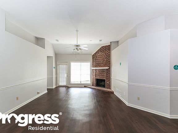 3rd image of 10165 Fox Chase Dr