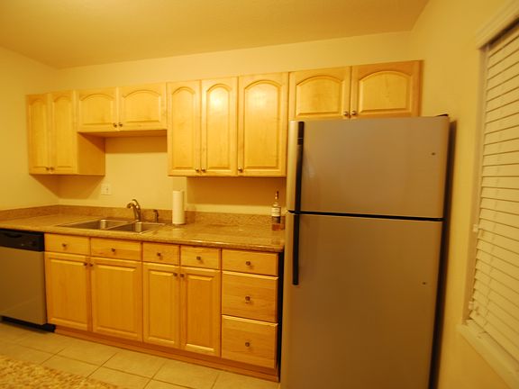 3rd image of 1912 Palmland Dr APT A