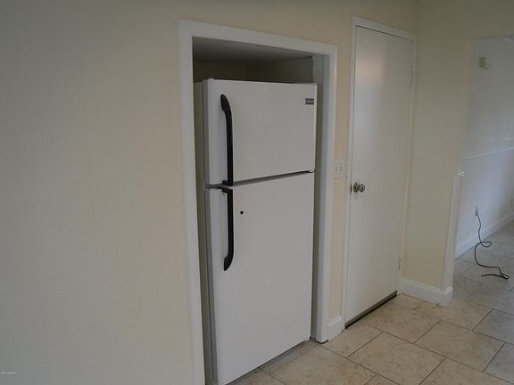 4th image of 469 Hammock Ln