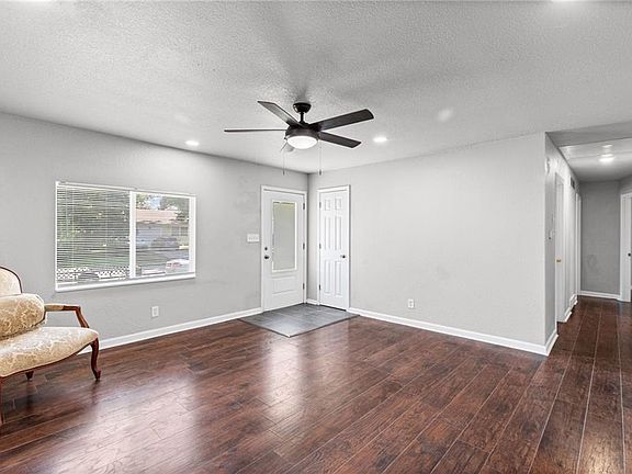 3rd image of 703 W 28th St N