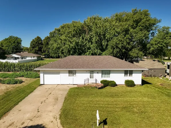 820 S 1st St, Albion, NE 68620
