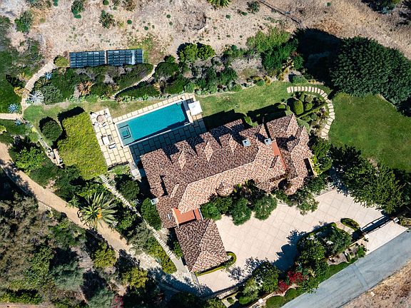 5th image of 5908 Zumirez Dr