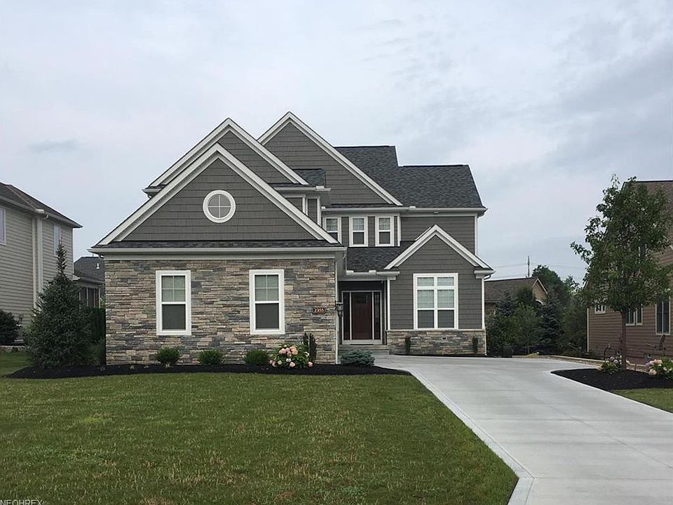 1st image of 2355 Botanica Ln