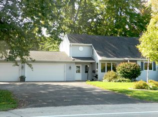 2717 W Capitol Dr, Appleton, WI 54914