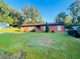 1120 Belmont St, Paris, TN 38242