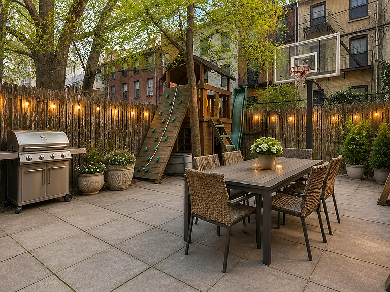22 Fort Greene Pl #TWNHSE — Photo 11