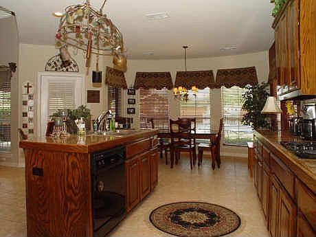 5th image of 1912 Fieldstone Ct