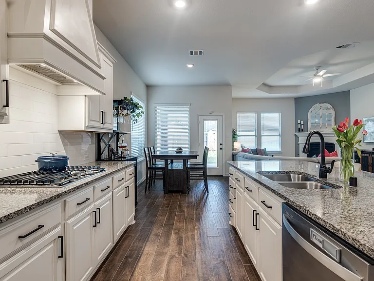 3129 Maverick Dr — Photo 11