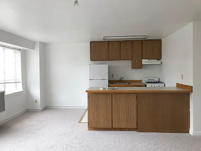 Curtiss Apartments — Photo 6