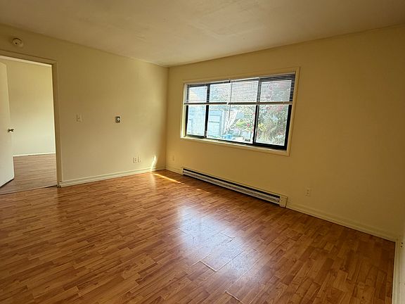 2nd image of 1420 E Yesler Way #5
