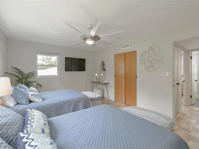 4111 Dr Martin Luther King Jr St N — Photo 27