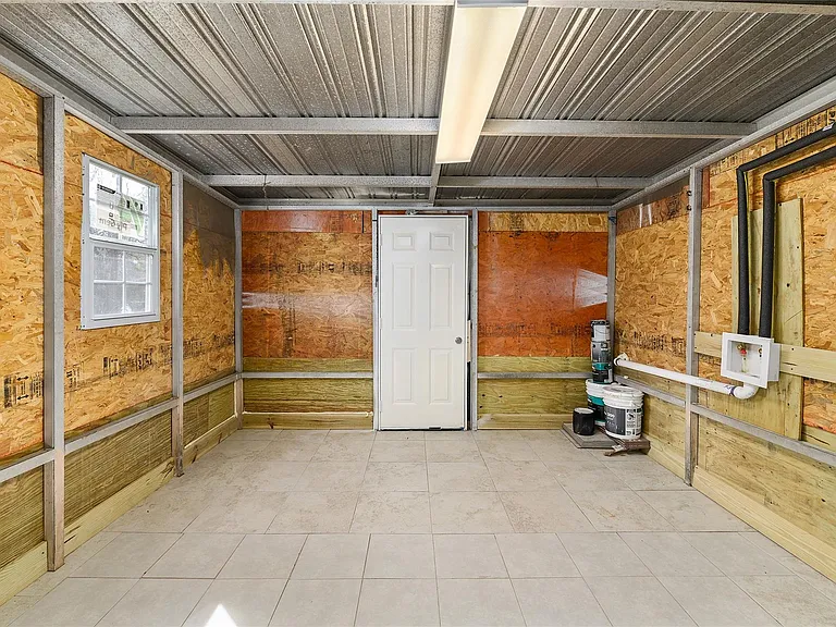 3938 Daphne St — Photo 13