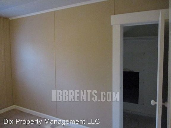 5th image of 2104 Logan Ave
