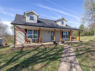 21800 Dempsey Rd, Leavenworth, KS 66048