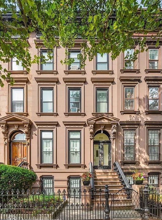 1st image of 402 Vanderbilt Ave APT 2