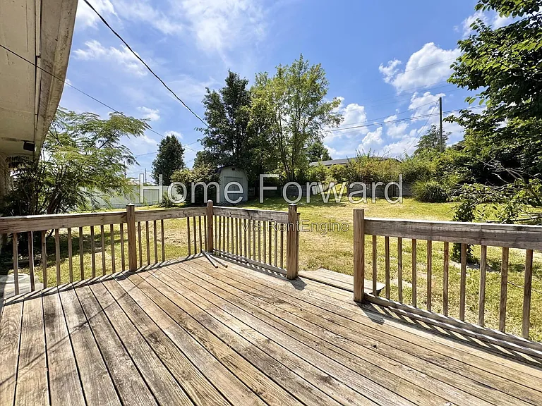 122 Estonia Dr — Photo 17